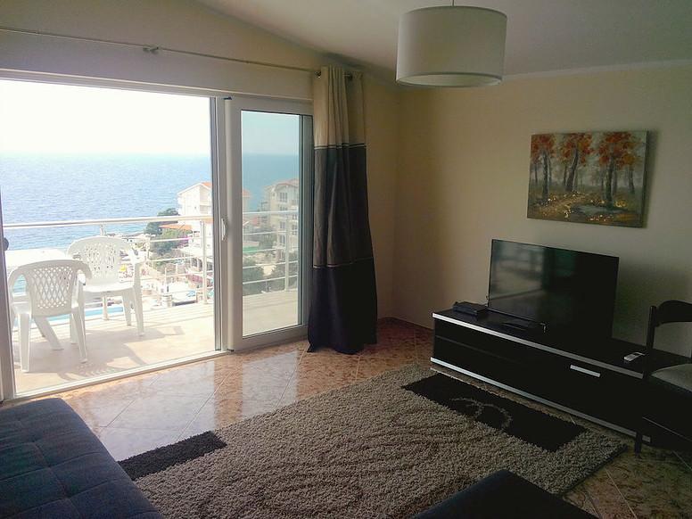 Kapriz Apartments Утеха Екстериор снимка