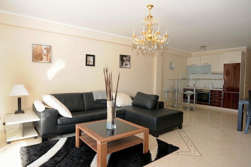 Kapriz Apartments Утеха Екстериор снимка