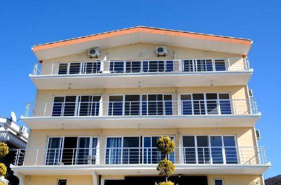 Kapriz Apartments Утеха Екстериор снимка